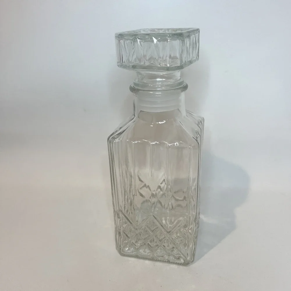 Square Glass Liquor Decanter w/ Stopper Cut Diamond Pattern Whiskey Barware 9.5